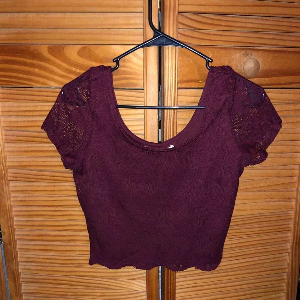 Burgundy cropped lace shirt